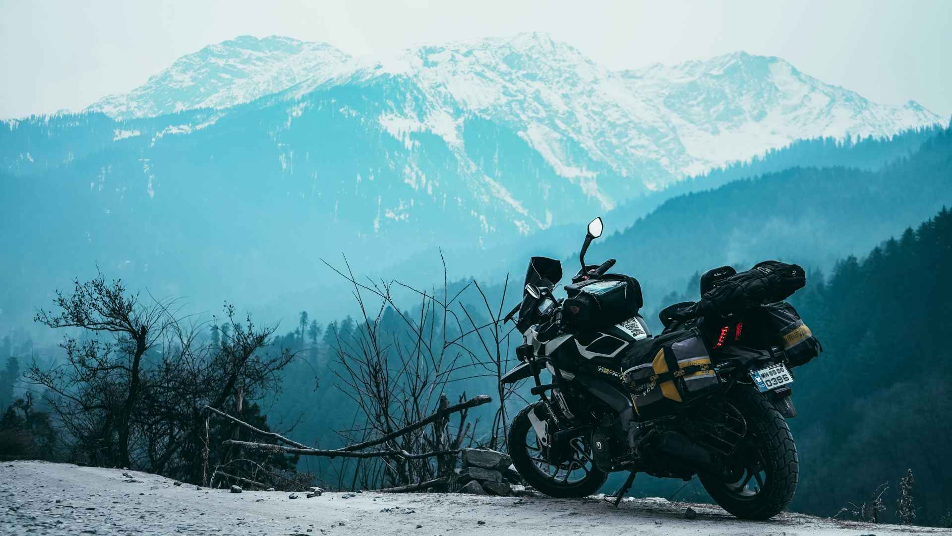 Geführte Motorradreisen von Kurvenjagd. Abenteuer, Spaß und unvergessliche Erinnerungen.