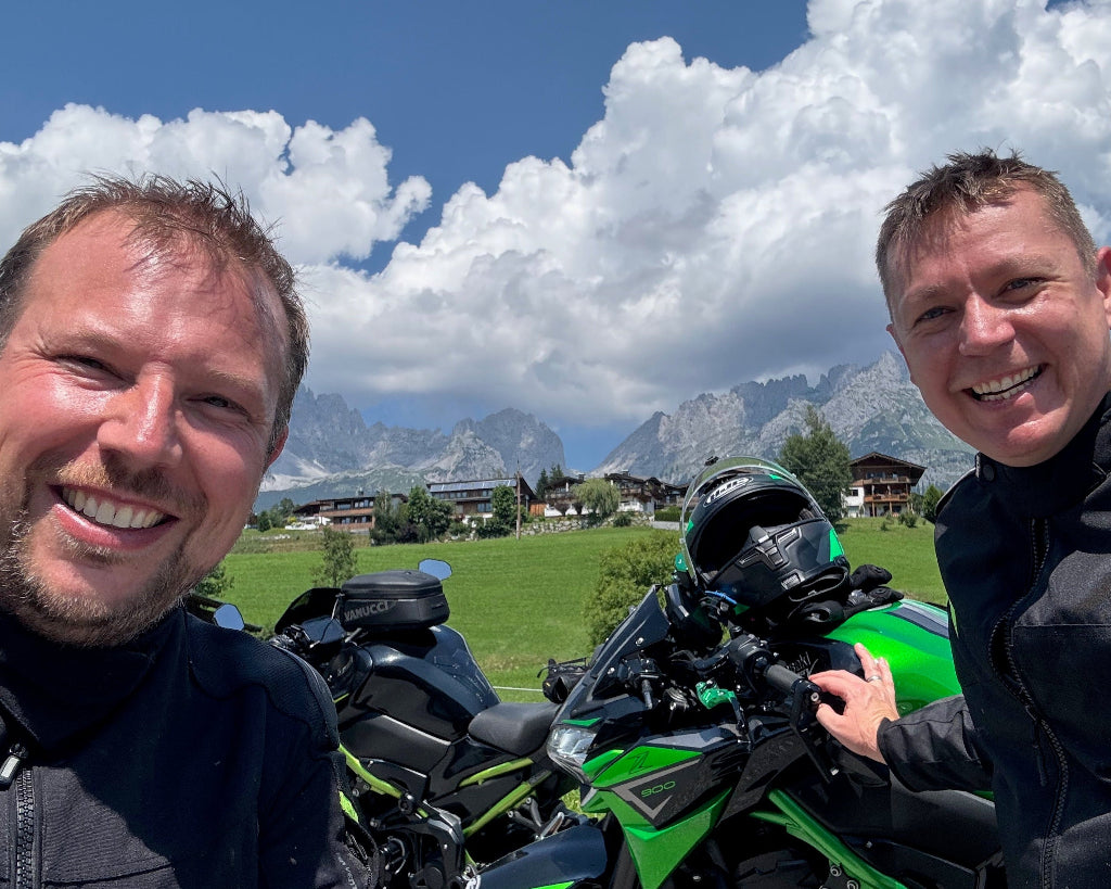 Kurvenjagd am Wilden Kaiser in Tirol, Österreich. Gemeinsam mit Martin auf Tour.